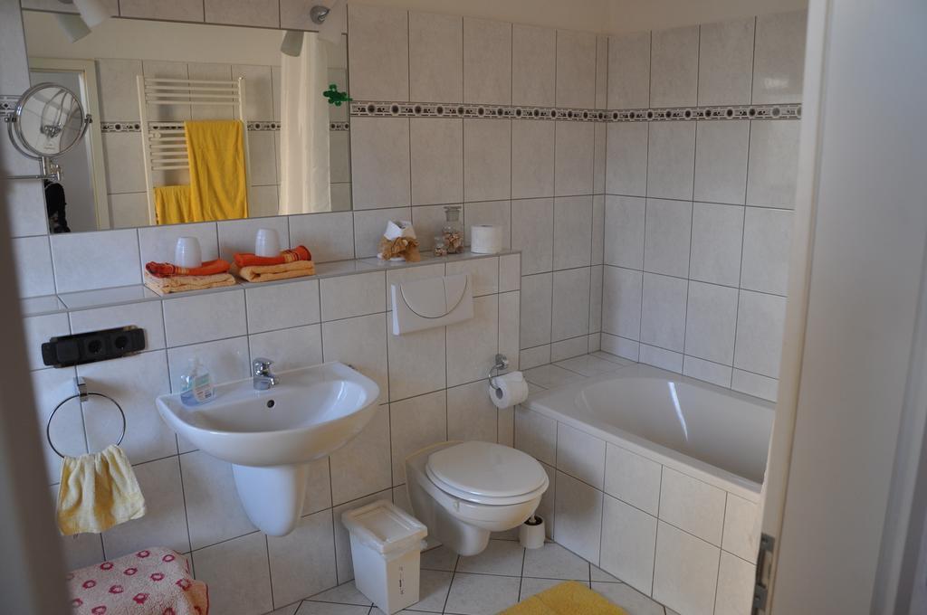 Martina'S Gastezimmer Erfurt Bagian luar foto